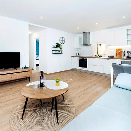 Otto Apartment With Sea View And Parking Rovinj Ngoại thất bức ảnh