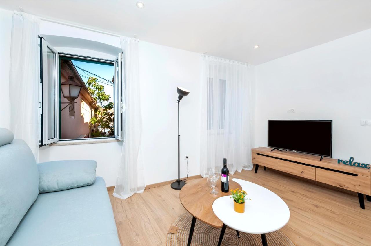 Otto Apartment With Sea View And Parking Rovinj Ngoại thất bức ảnh