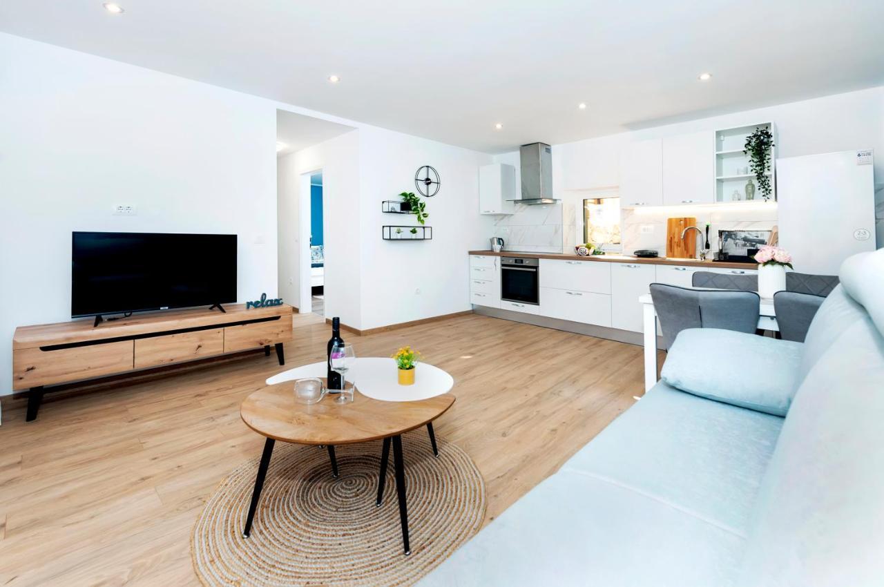 Otto Apartment With Sea View And Parking Rovinj Ngoại thất bức ảnh