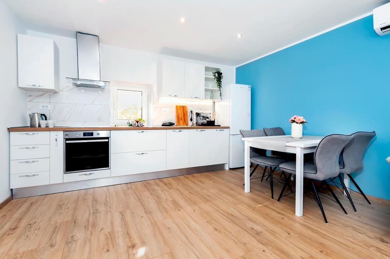 Otto Apartment With Sea View And Parking Rovinj Ngoại thất bức ảnh