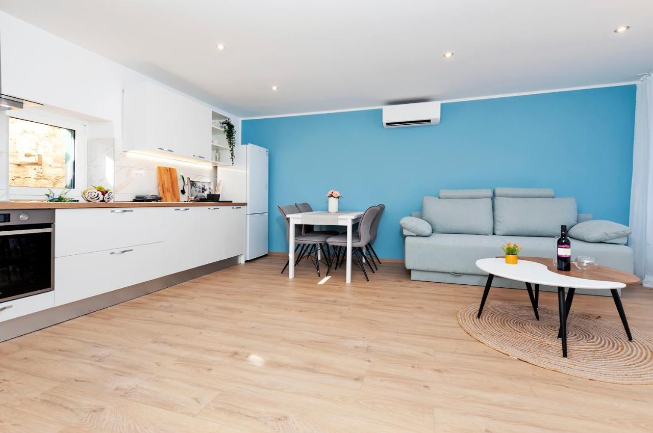 Otto Apartment With Sea View And Parking Rovinj Ngoại thất bức ảnh