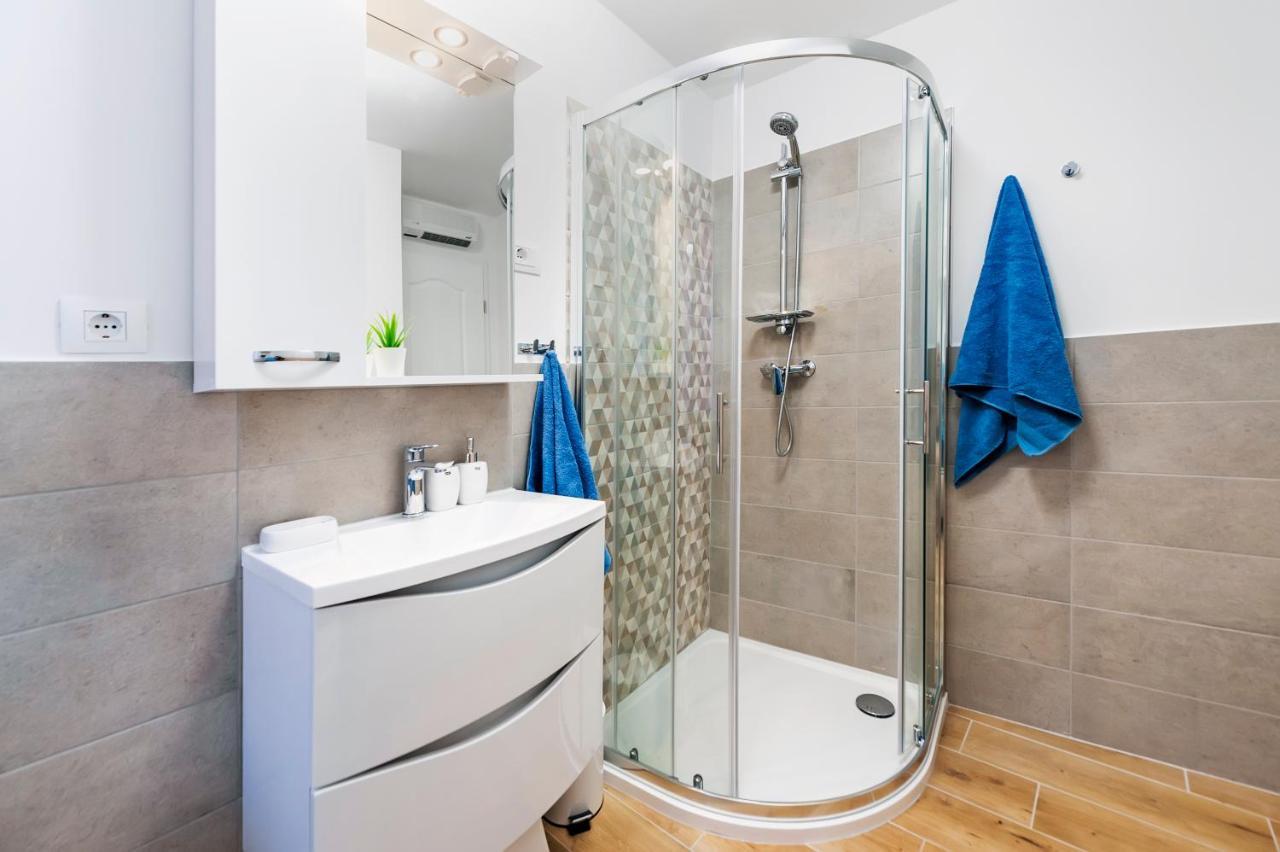 Otto Apartment With Sea View And Parking Rovinj Ngoại thất bức ảnh