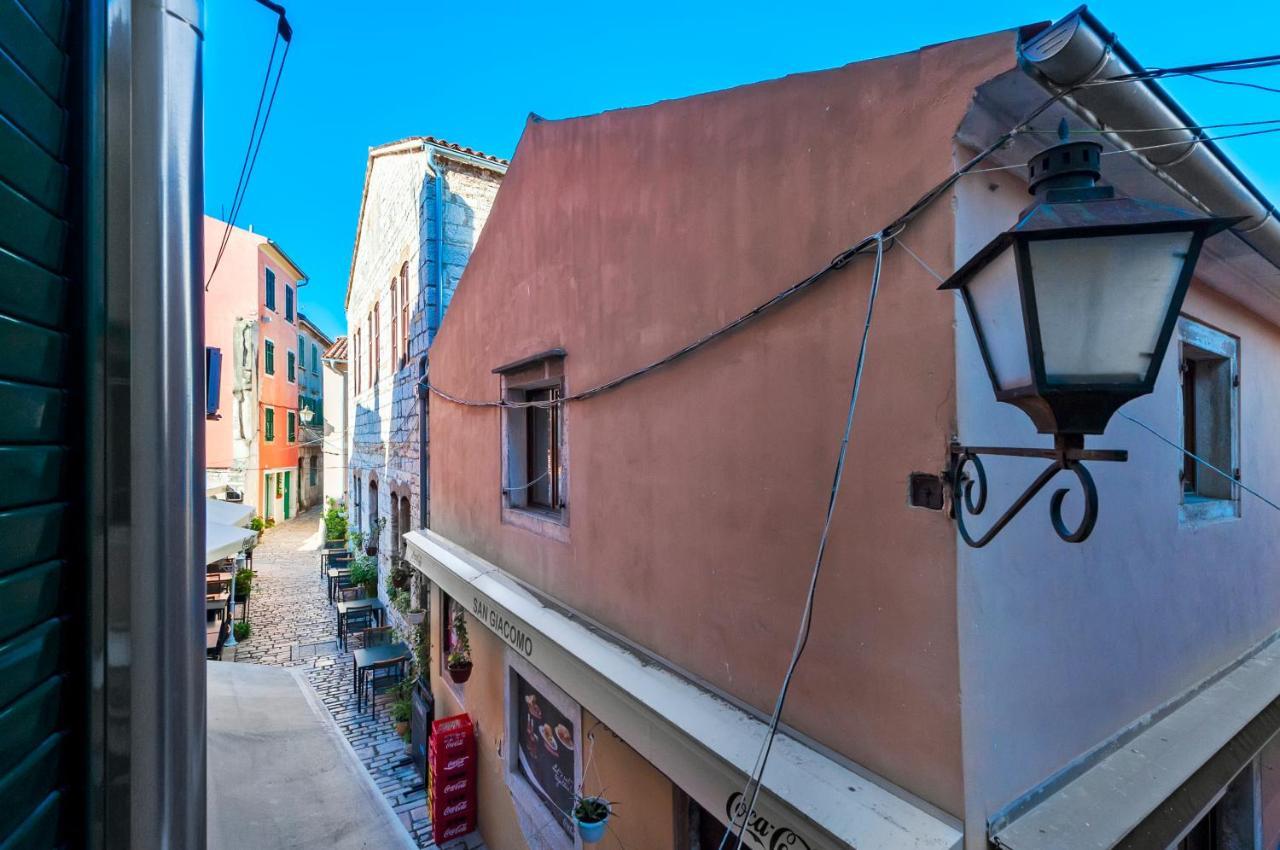Otto Apartment With Sea View And Parking Rovinj Ngoại thất bức ảnh
