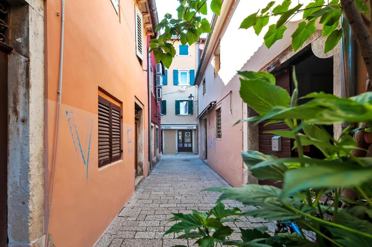 Otto Apartment With Sea View And Parking Rovinj Ngoại thất bức ảnh